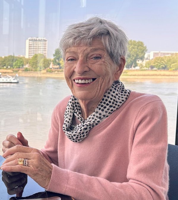 Barbara Holz